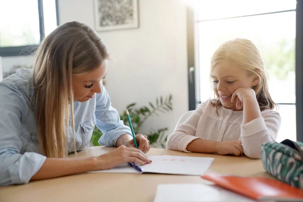 Mother Helping Daughter Homework — Stock Photo, Image