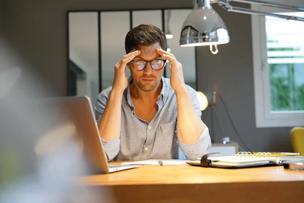 Middle Aged Man Working Laptop Office — Stock Photo, Image