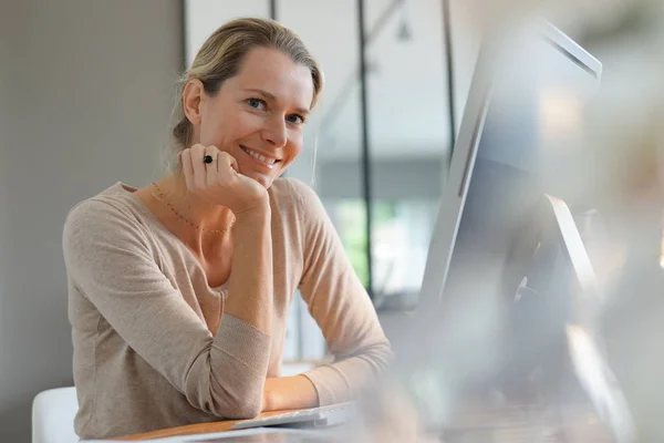 Young Businesswoman Office Royalty Free Stock Photos