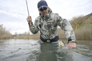 Sinekli güzel bir alabalık yakaladım.