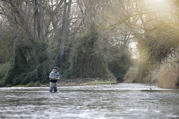 Pescador Mosca Río Invierno — Foto de Stock