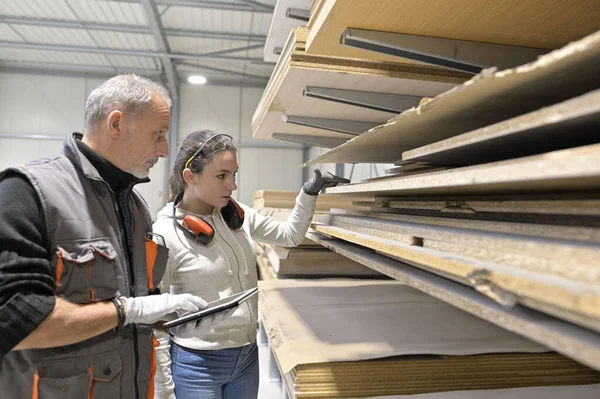 Carpenter Warehouse Giving Instructions Apprentice — Stock Photo, Image