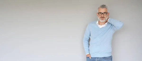 Retrato Hombre Años Aislado Sobre Fondo Gris Plantilla —  Fotos de Stock