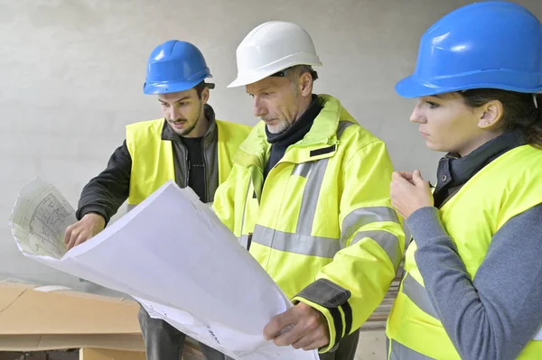 Engineering Instructor Working Building Site Apprentice — Stock Photo, Image