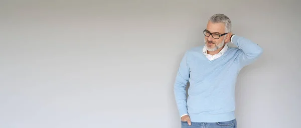 Retrato Hombre Años Aislado Sobre Fondo Gris Plantilla —  Fotos de Stock