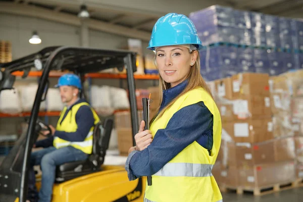 Portrait Warehousewoman Blue Hard Hat — Stock Photo, Image