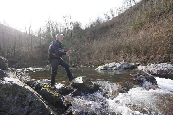 Pescador Mosca Río Invierno —  Fotos de Stock