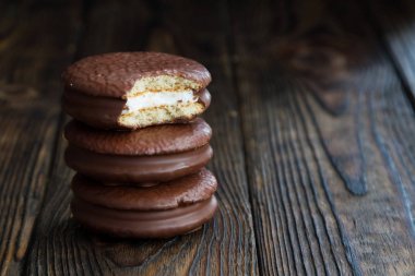 Masada köyün karanlık eski üç Choco pasta tatlı tatlı