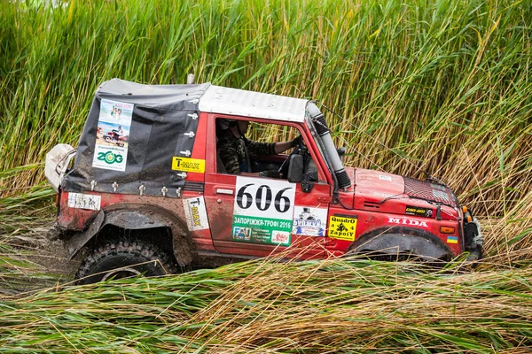 Záporoží Trophy 2016. Fáze II offroad Trophy ukrajinský šampionát. — Stock fotografie