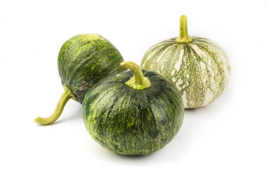 Küçük yeşil kabak.