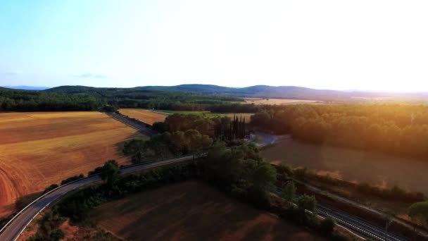 Vue aérienne d'un petit vieux village — Video