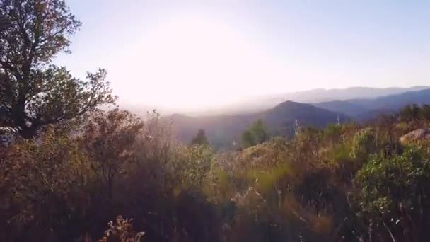 Salida del sol sobre España Pirineos Montañas — Vídeos de Stock