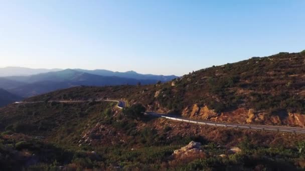 Схід сонця над Піренеїв гори Іспанії — стокове відео