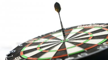 dart tahtası üzerinde Bullseye isabet 