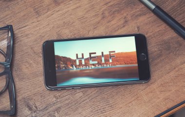 Apple Ipone 7 logosuna Heif