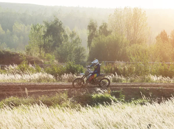 Rider motocross Mx, jazda na utwór brud — Zdjęcie stockowe