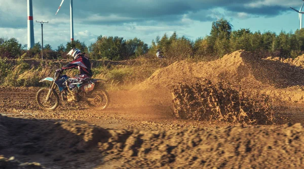 Extreme Motocross Mx Rider rijden op onverharde weg — Stockfoto