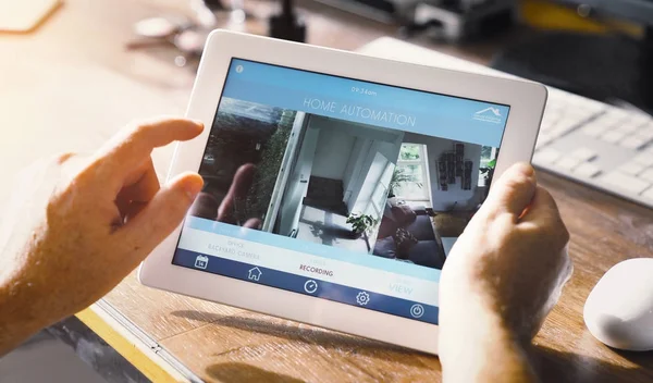 Appareil de maison intelligente - Contrôle à domicile — Photo