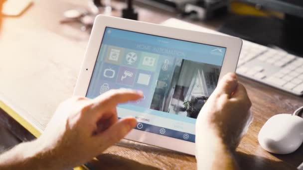 Розумний домашній пристрій - домашній контроль — стокове відео