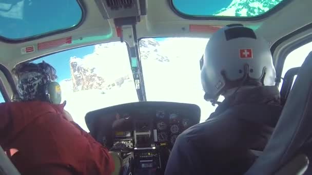 Alagna Valsesia Piemont Italy Марта 2015 Года Сноубордисты Сброшены Вертолётом — стоковое видео