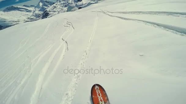 Punto Vista Plano Actionsportlers Snowboarder Mientras Freeride Zona Remota Europa — Vídeos de Stock
