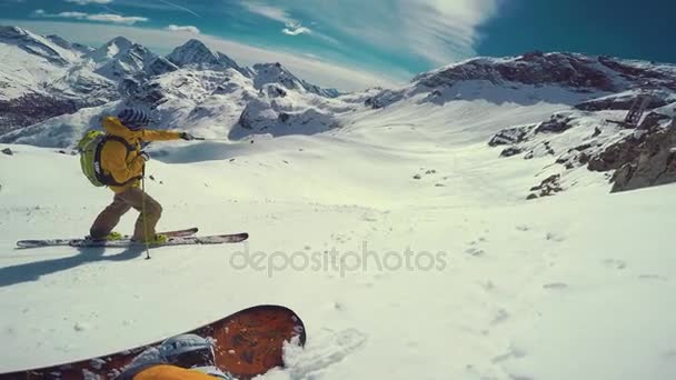 Alagna Valsesia Piemont Italia Marzo 2015 Vista Panorámica Actionsportlers Snowboarder — Vídeos de Stock