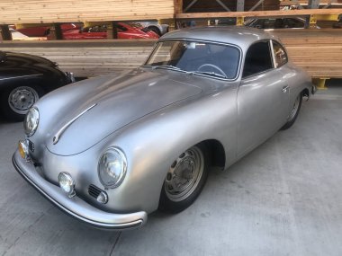 Los Angeles, Ca - 22 Nisan 2018: Porsche klasik arabalar Luftgekuehlt 5 araba, Ganahl kereste göster. Luft 5 porsche taraftarların yıllık toplantısı olduğunu
