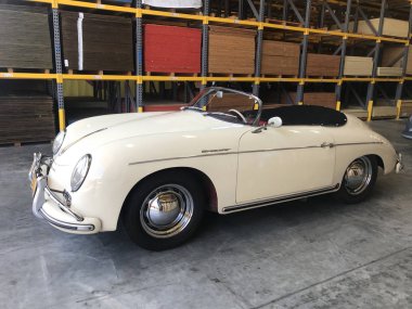 Los Angeles, Ca - 22 Nisan 2018: Porsche klasik arabalar Luftgekuehlt 5 araba, Ganahl kereste göster:.