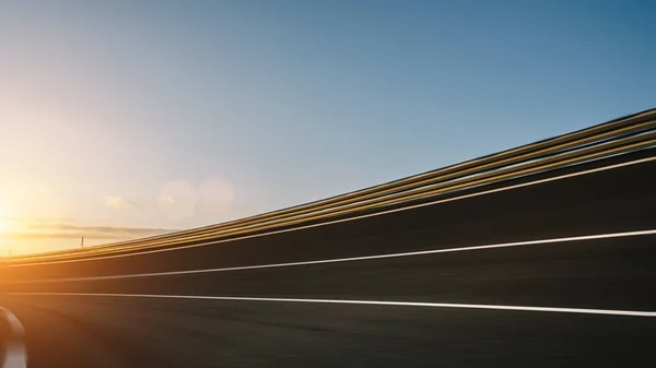 Гонка Автомобіль / мотоцикл гоночний трек на сонячний день . — стокове фото