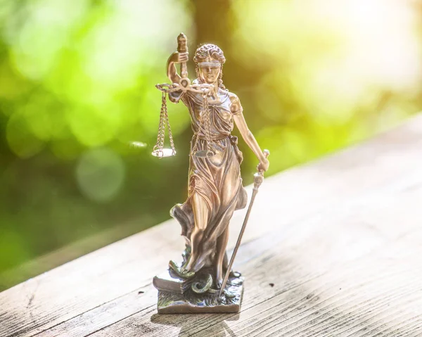 Dame Justitie standbeeld — Stockfoto