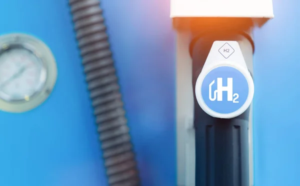 Hydrogen logo on gas stations fuel dispenser. h2 combustion engi — Stock Photo, Image