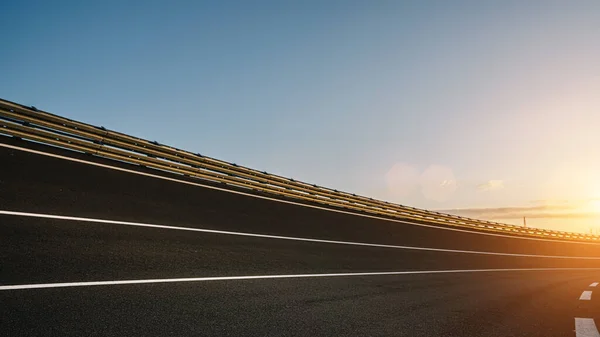 Wyścig Samochód Motocykl Tor Wyścigowy Deszczu Słoneczny Dzień Szybki Efekt — Zdjęcie stockowe