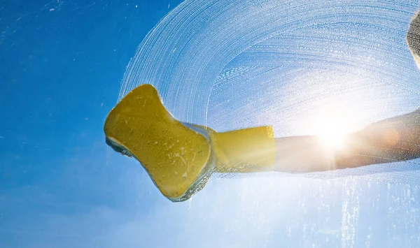 Window Cleaner Cleaning Window Squeegee Wiper Sunny Day Bright Blue — Stock Photo, Image