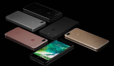 iPhone 7 Plus siyah arka plan üzerine