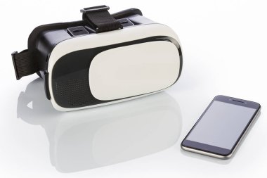 VR gözlük ve beyaz smartphone