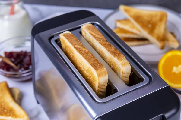 Slices Great Toast Coming Out Toaster Healthy Breakfast Food Heating — Stock Photo, Image