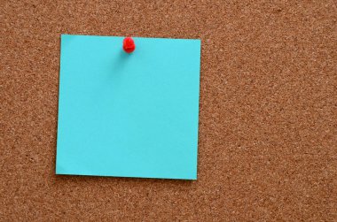 Corkboard pinned boş notları