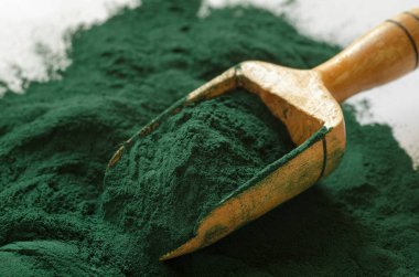 Organik spirulina tozu