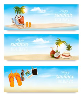 Tropik ada avuç içi, bir plaj sandalyesi ve bir bavul. Tatil