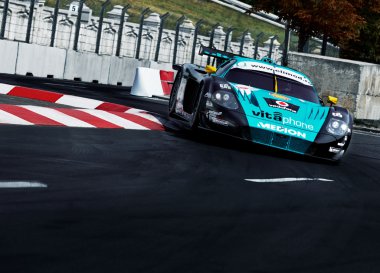 Bükreş - 18 Mayıs: Parlamento Binası b etrafında FIA Gt yarış