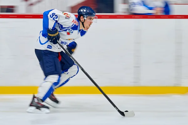 GALATI, ROMANIA - MARZO 05: Giocatori di hockey non identificati competono — Foto Stock