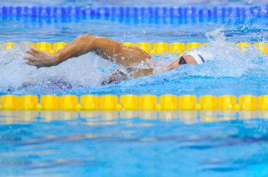 Bucharest, Romanya - Temmuz 10:Unknown yüzücü Dinamo içinde rekabet