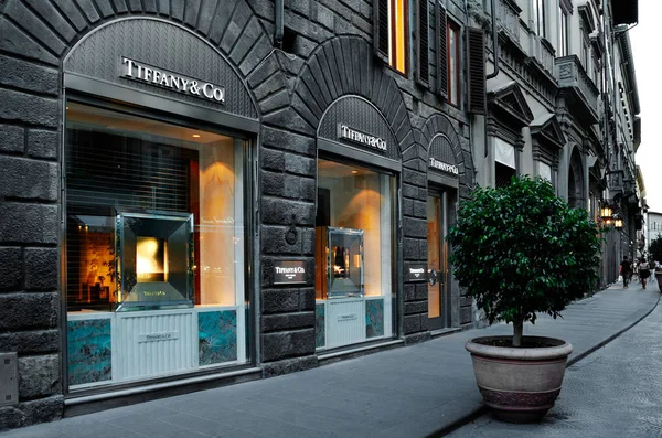 Florence, İtalya - Temmuz, 02: Floransa Tifanny ve Co mağazası, bir — Stok fotoğraf