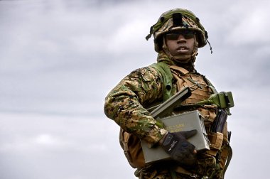 Galati, Romanya - 8 Ekim: Bizi deniz kuvvetlerinde Rumen askeri pol