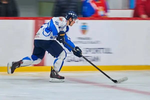 GALATI, ROMANIA - MARZO 05: Giocatori di hockey non identificati competono — Foto Stock