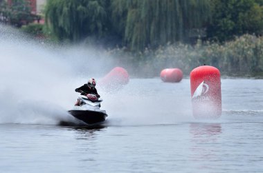 Bucharest, Romanya-23 Eylül: profesyonel jet ski biniciler co