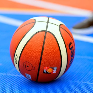 Bucharest, Romanya - 20 Mayıs: bilinmeyen bascketball oyuncular perfor