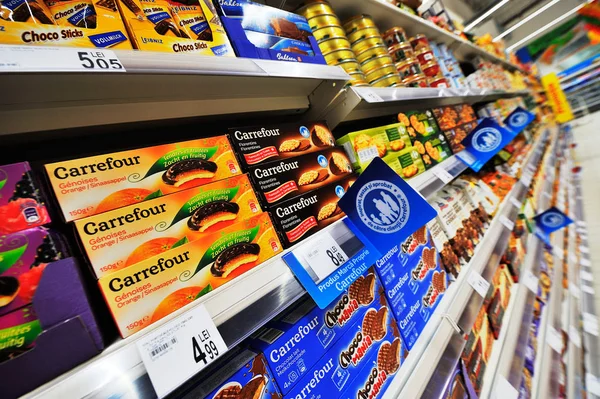 GALATI, ROMANIA - 21 NOVEMBRE: Foto su Hypermarket Carrefour g — Foto Stock