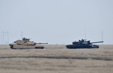 Galati, Romanya - 11 Aralık: Romen tank Tr - 85m 1 ve bize Abra