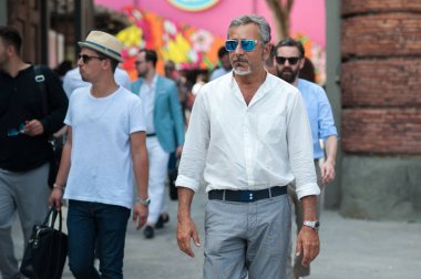 Florence, İtalya-Haziran 15: Pitti Immagine Uomo, Floransa, İtalya, 15 Haziran 2017, moda insanlara